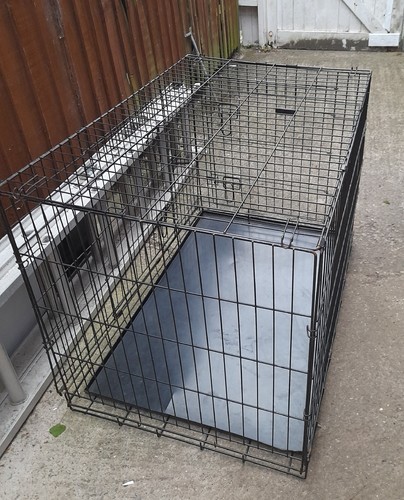 Dog crate medium used but - used,, in